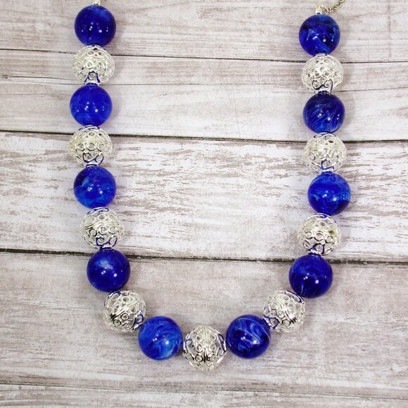 Blue and silver bead fashion necklace with large round blue marble look beads - Picture 3 of 7